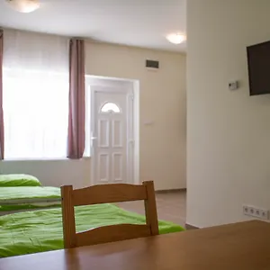 Airport Microstore Panzio Apartman Vecsés