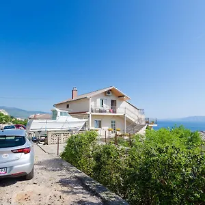 And Drazen Apartman Novi Vinodolski